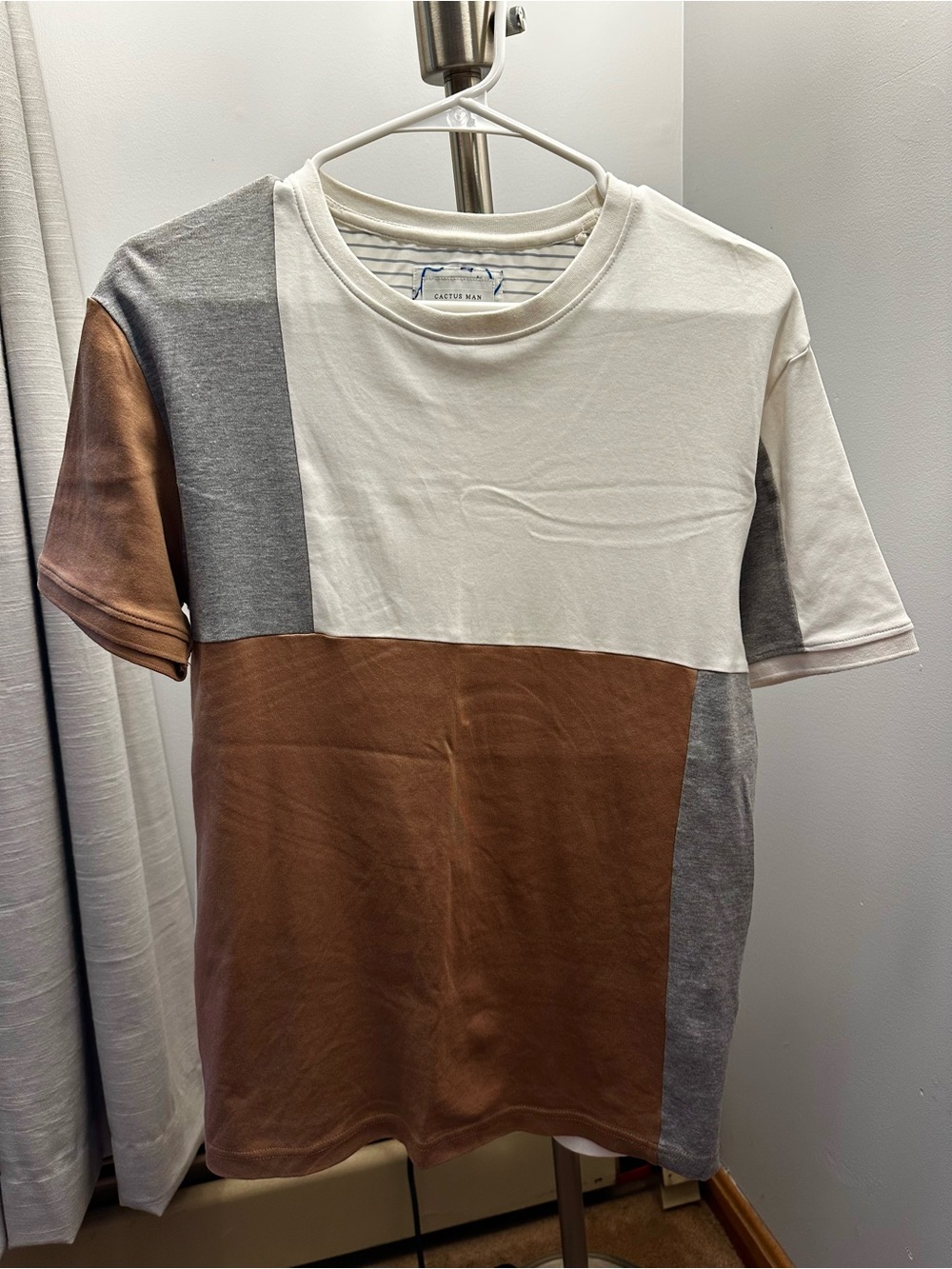 Colorblock Crew Neck Tee in White, Gray & Brown